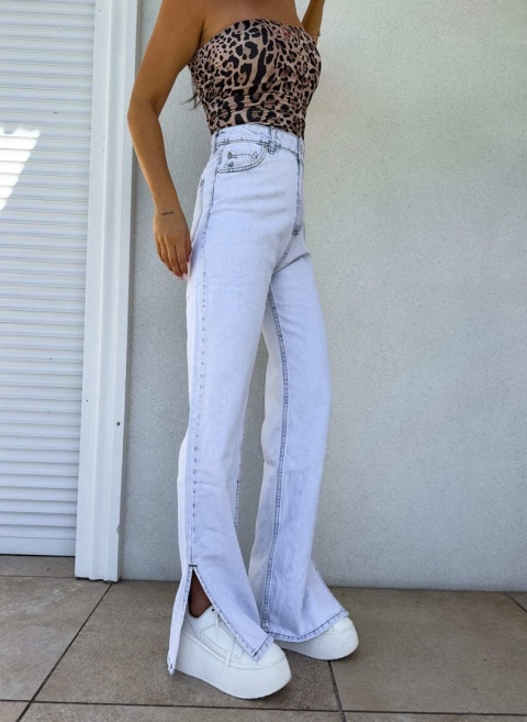 Jeansy FLARED – light jeans By Me