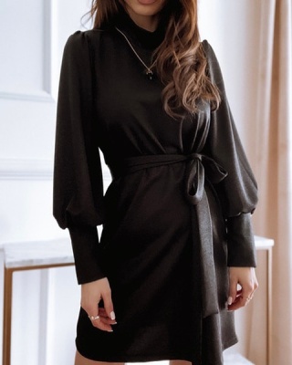 Klasyczna sukienka CARLA z połyskującymi drobinkami - LALU