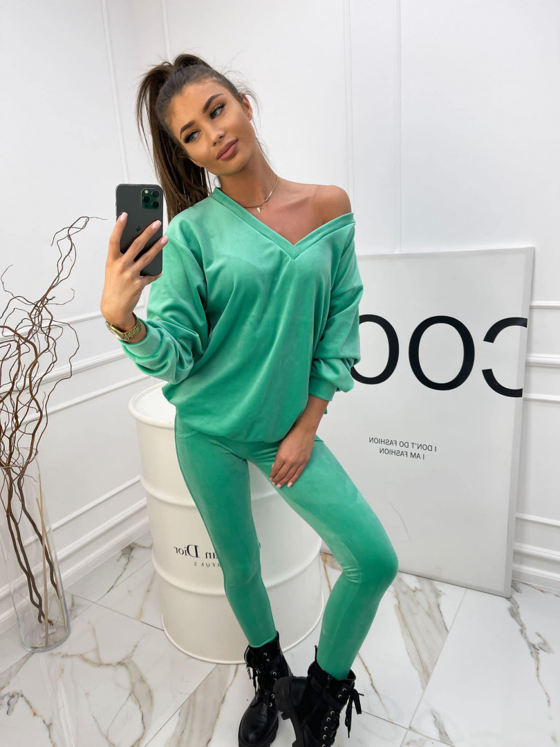 Leggings push up velor green BY MIELCZARKOWSKI Leggings push up velor green BY MIELCZARKOWSKI