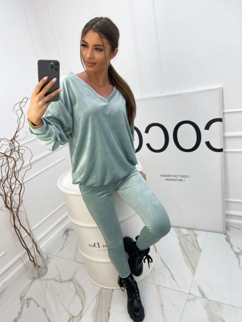 Velour sweatshirt pistachio - BY MIELCZARKOWSKI Velour sweatshirt pistachio - BY MIELCZARKOWSKI