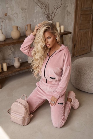 Komplet dresowy VELVET KISS różowy LAKI