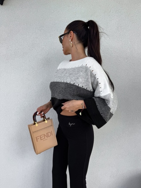 Sweter SOFT pasy – szaro czarny By Me