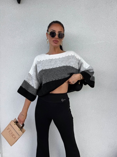 Sweter SOFT pasy – szaro czarny By Me