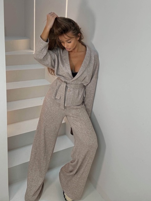 Komplet sweterkowy szerokie spodnie i sweterek na guziki AGATHA FASHION