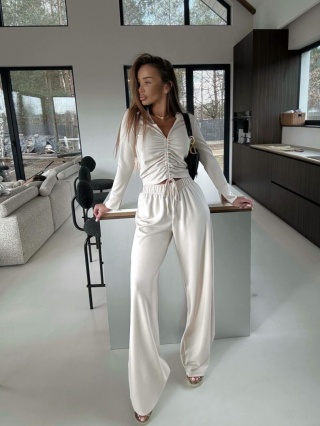 Komplet z wiskozy bluzka z marszczeniem i luźne spodnie beżowy Agatha Fashion
