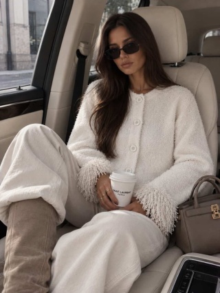Sweter PONY ecru By Me