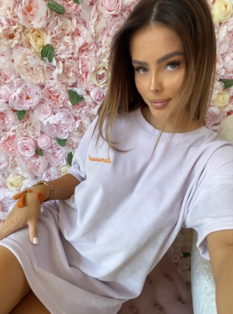 Obszerny t-shirt sukienka ESSENCE lila - LA MANUEL