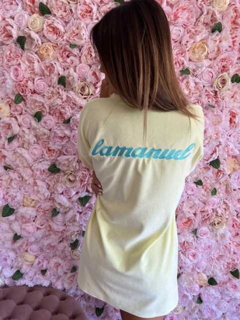 Obszerny t-shirt sukienka ESSENCE bananowy - LA MANUEL