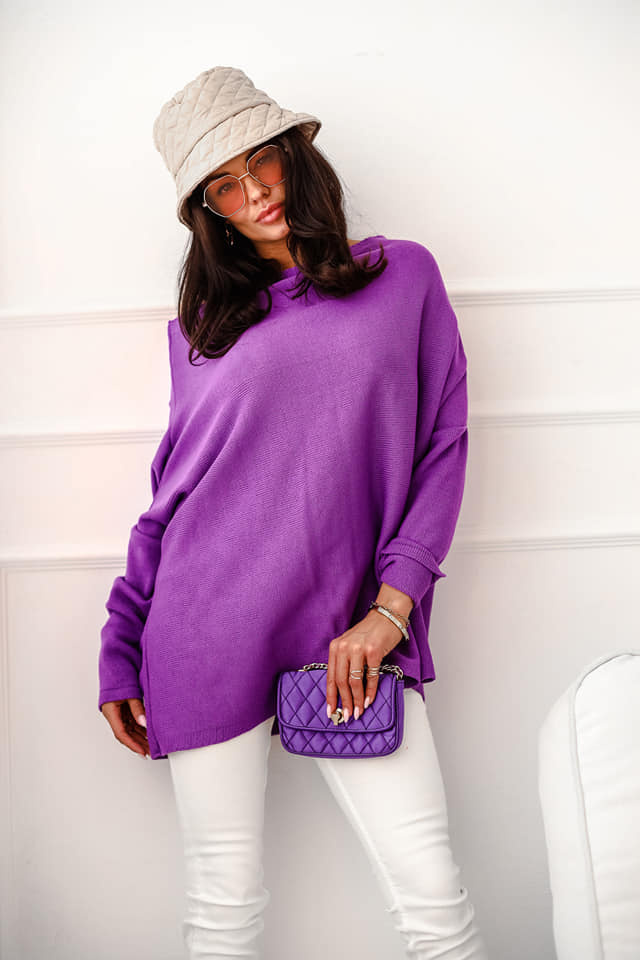 Sweter z łódkowym dekoltem FLAMINGO fiolet - ME GUSTA Sweter z łódkowym dekoltem FLAMINGO fiolet - ME GUSTA