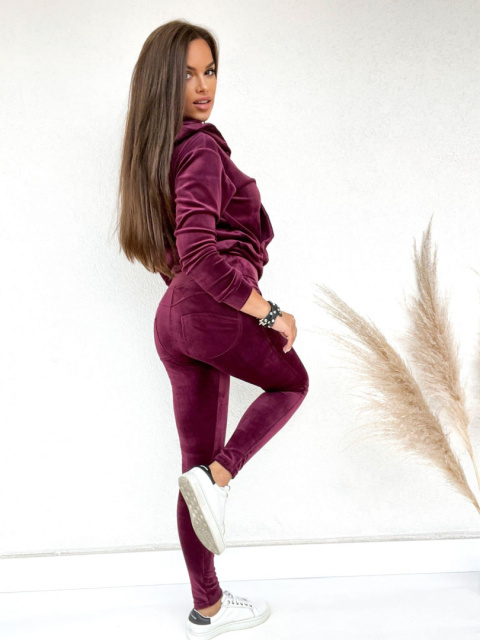 Welurowa bluza z logowaniem bordo - BY MIELCZARKOWSKI Welurowa bluza z logowaniem bordo - BY MIELCZARKOWSKI