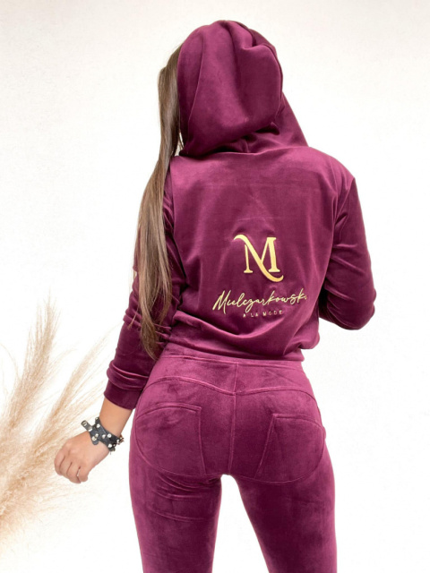 Welurowa bluza z logowaniem bordo - BY MIELCZARKOWSKI Welurowa bluza z logowaniem bordo - BY MIELCZARKOWSKI