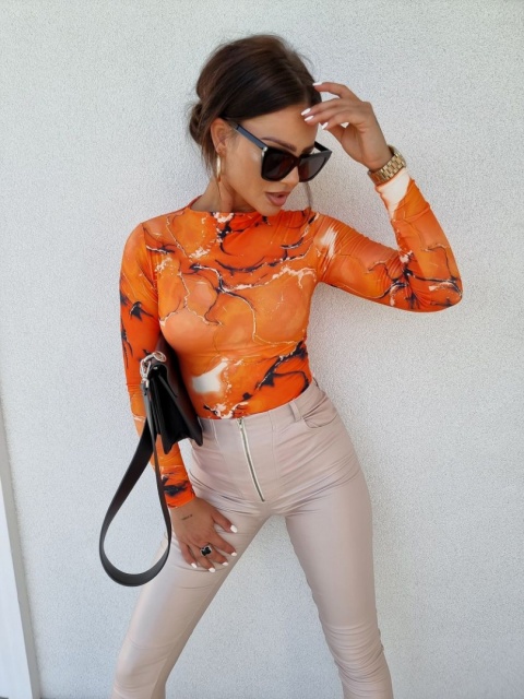 Bluzka półgolf w marmurkowy print pomarańczowy - BY ME