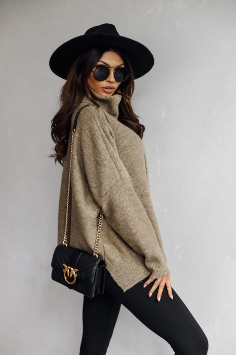 Golf z ozdobnym szwem NEVADA tabak - ME GUSTA