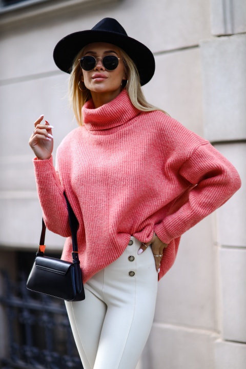 Klasyczny golf o równomiernym prążkowanym splocie koral - ME GUSTA