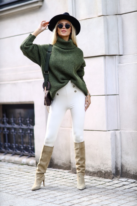 Klasyczny golf o równomiernym prążkowanym splocie khaki - ME GUSTA