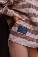 Sweter w grube pasy czekoladowy - ME GUSTA Sweter w grube pasy czekoladowy - ME GUSTA
