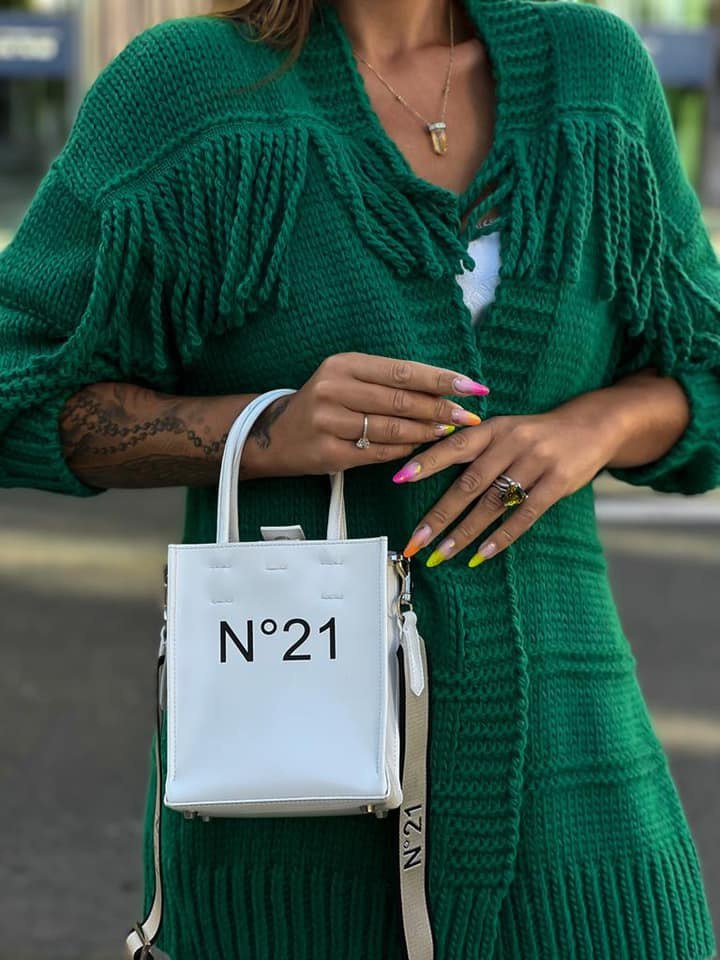 Sweter z frędzlami FRINGIE zielony - SEMPRE Sweter z frędzlami FRINGIE zielony - SEMPRE