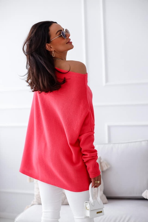 Sweter z łódkowym dekoltem FLAMINGO koralowa czerwień - ME GUSTA